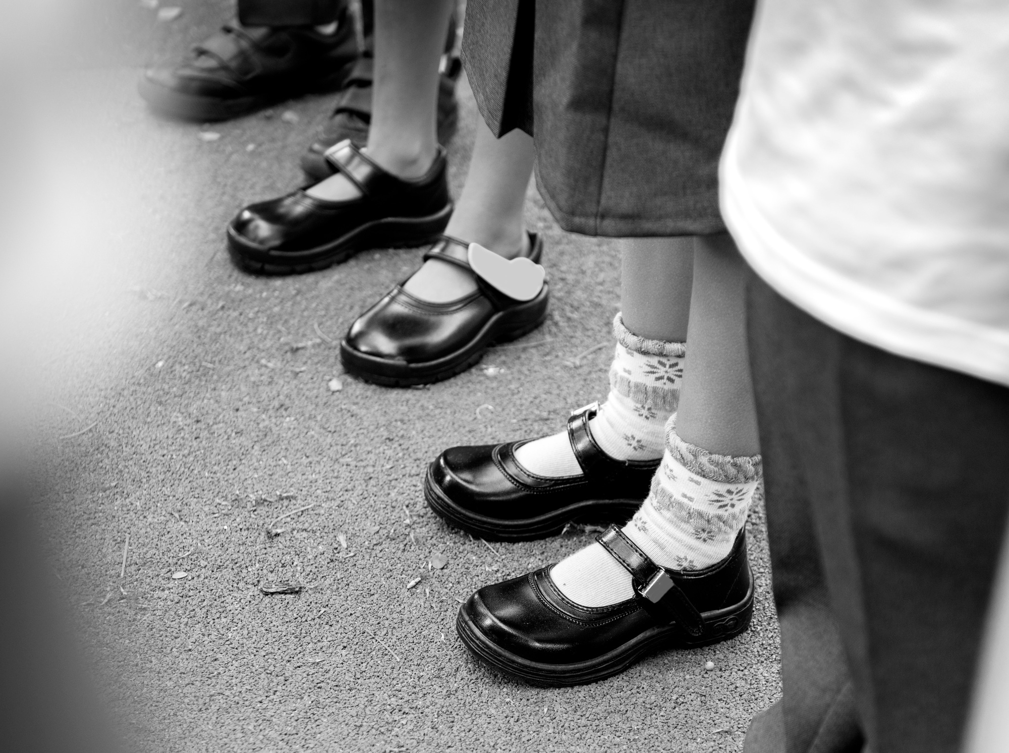 Inicio 10 Group of diverse kindergarten students feets standing together i